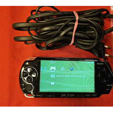 Play Station Portable (PSP) Serie 2000 inkl. Ladekabel Play Station Portable (PSP) Serie 2000 inkl. Ladekabel